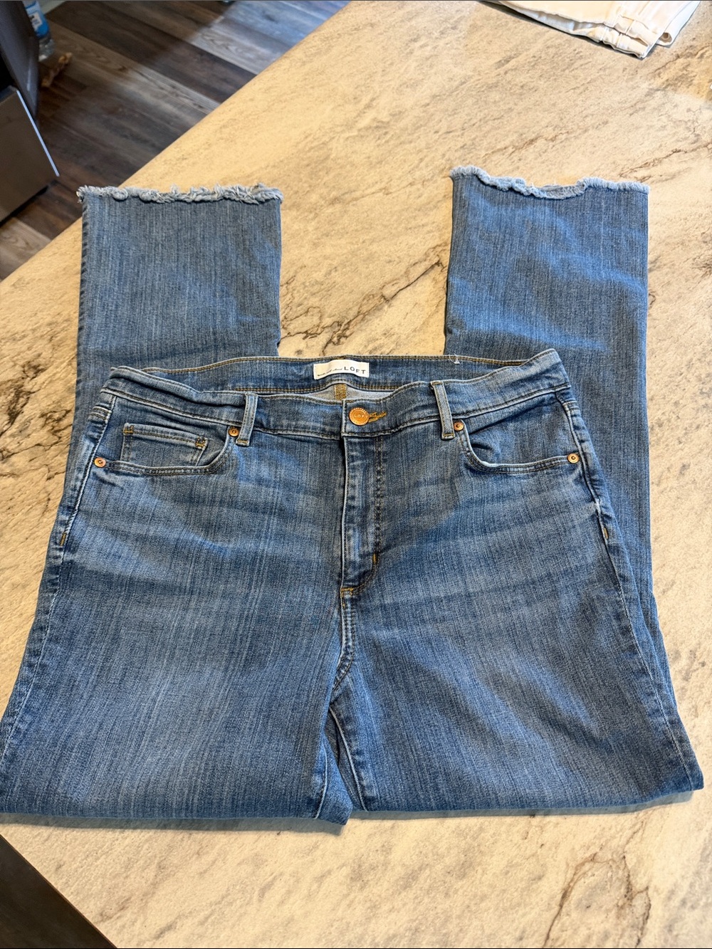 LOFT Women's Light Blue Cropped Raw-Hem Jeans
